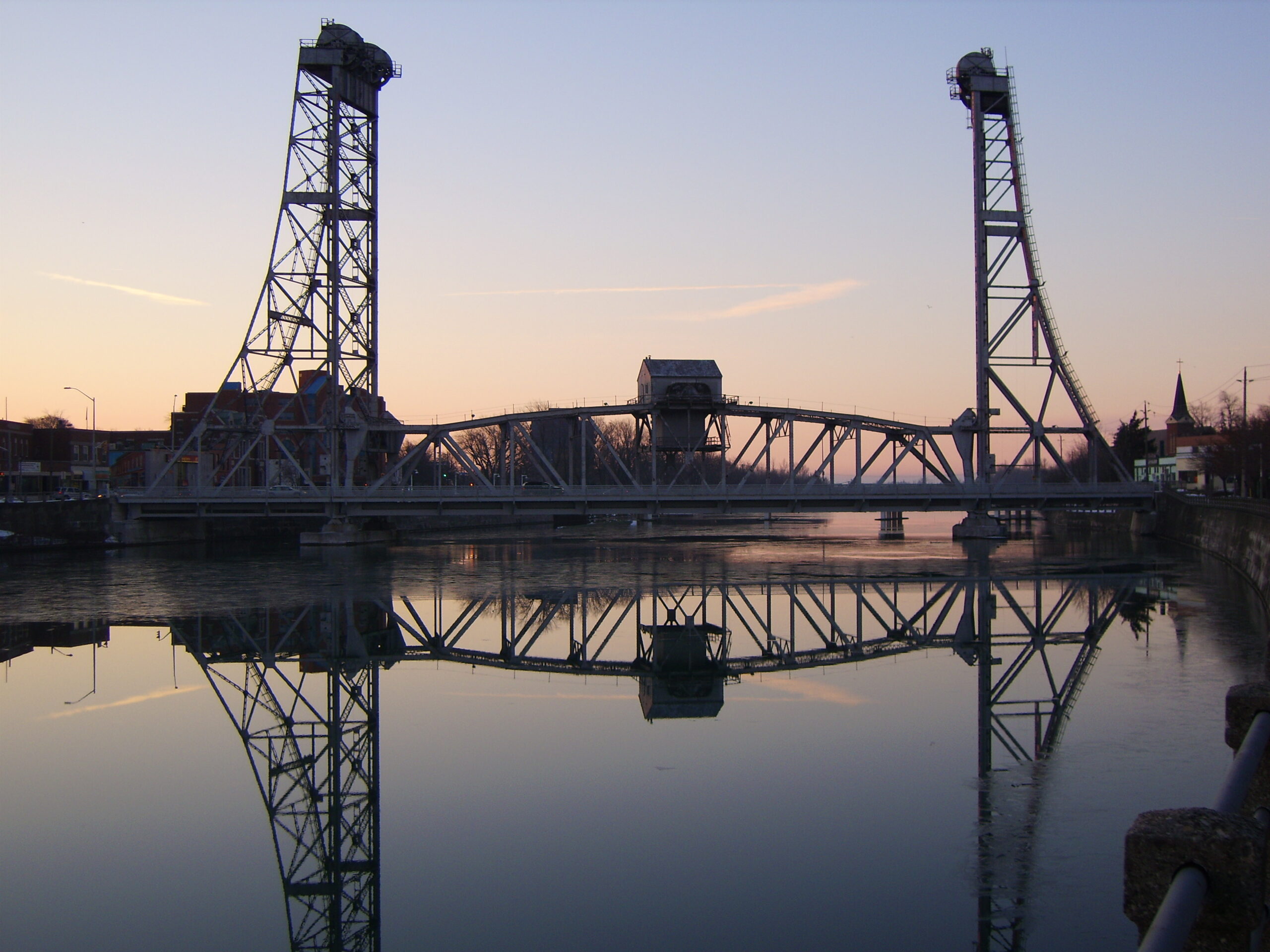 Photo of welland canal bridge